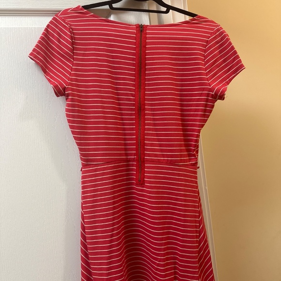 Outback Red Dress - Picture 2 of 3